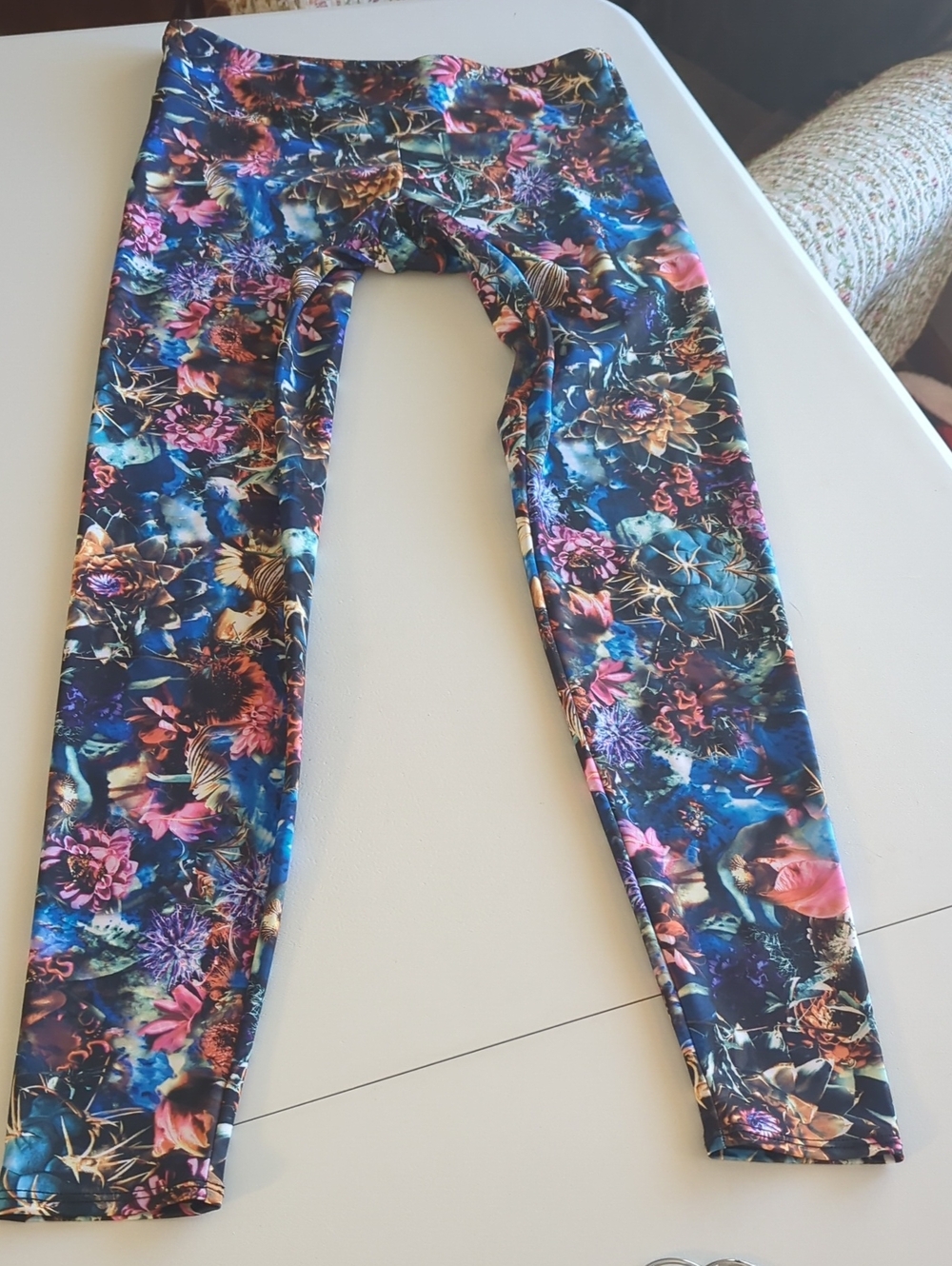 Onzie Vibrant Floral Multicolor Leggings